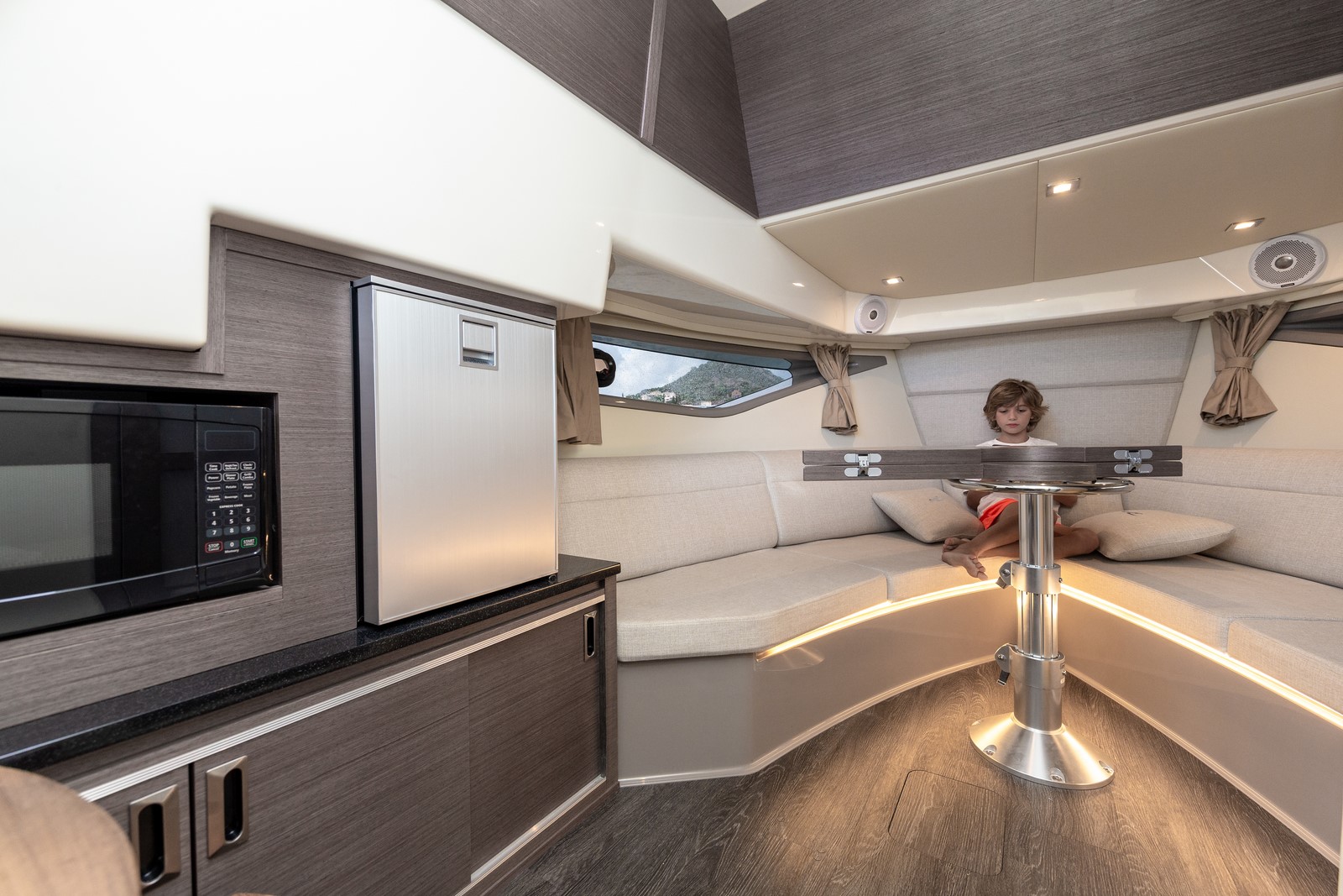Photo Sea ray - sundancer 320 hors bord