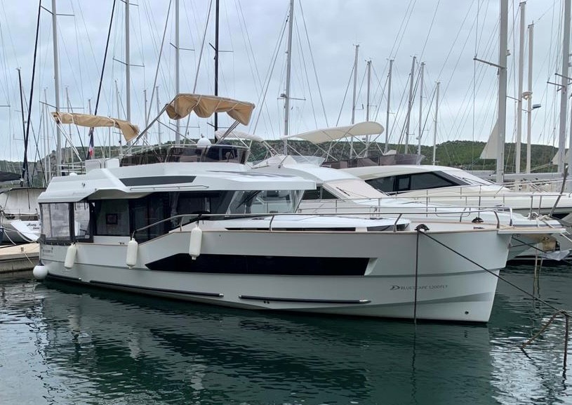 Photo Delphia 12 Flybridge