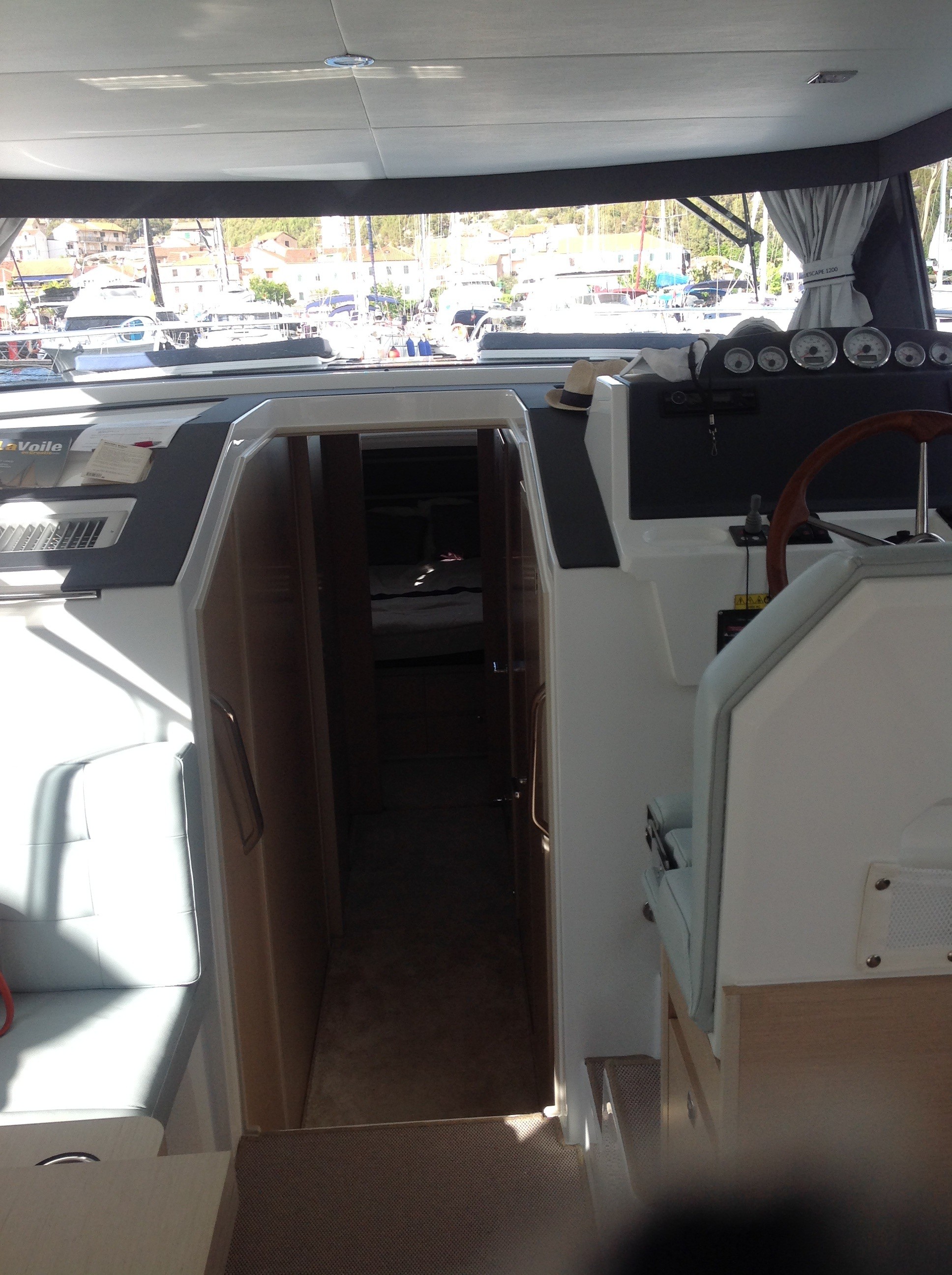 Photo Delphia 12 Flybridge