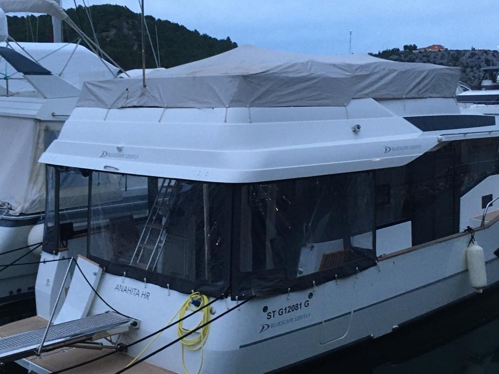 Photo Delphia 12 Flybridge