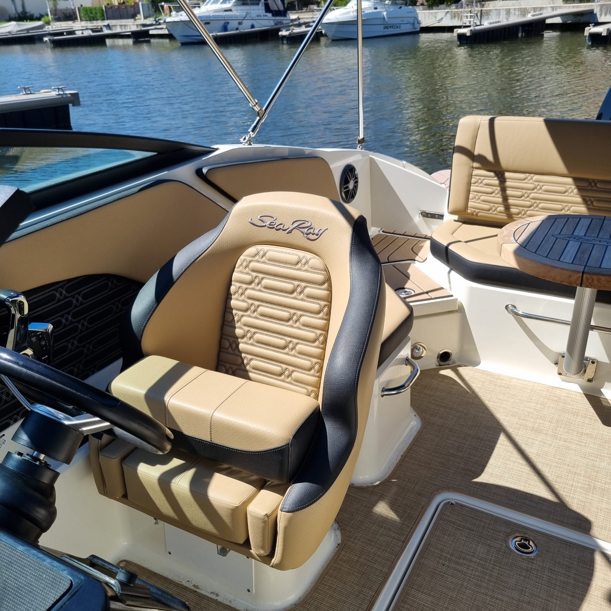 Photo Sea Ray 210 Hors Bord SPX