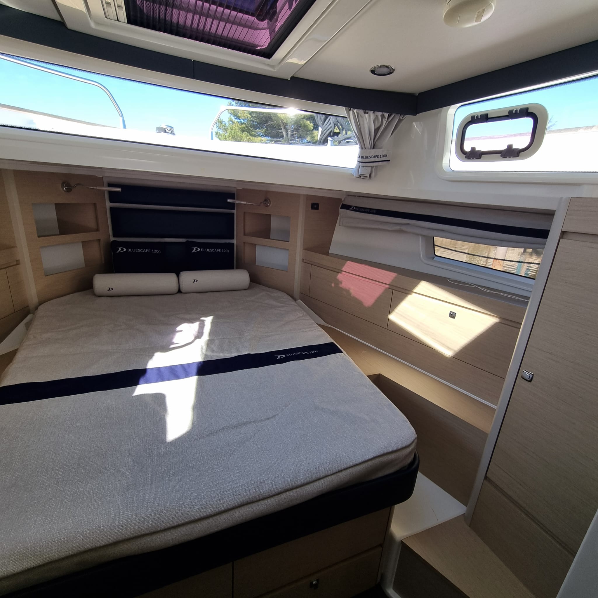 Photo Delphia 12 Flybridge