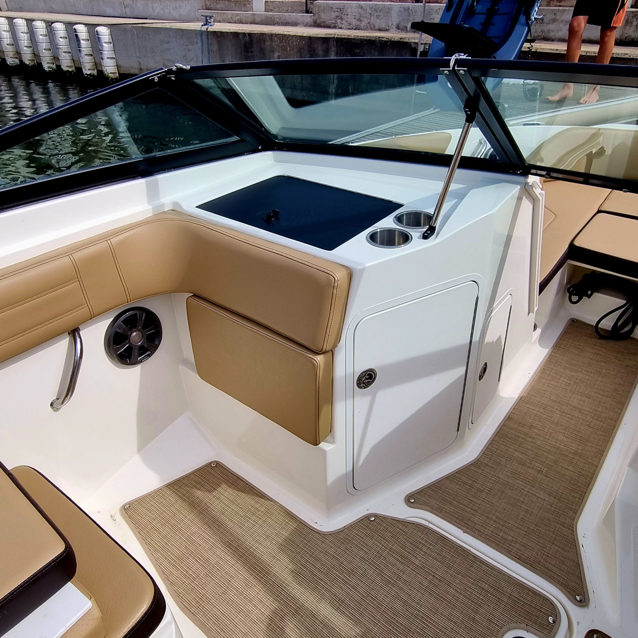 Photo Sea Ray 210 HB